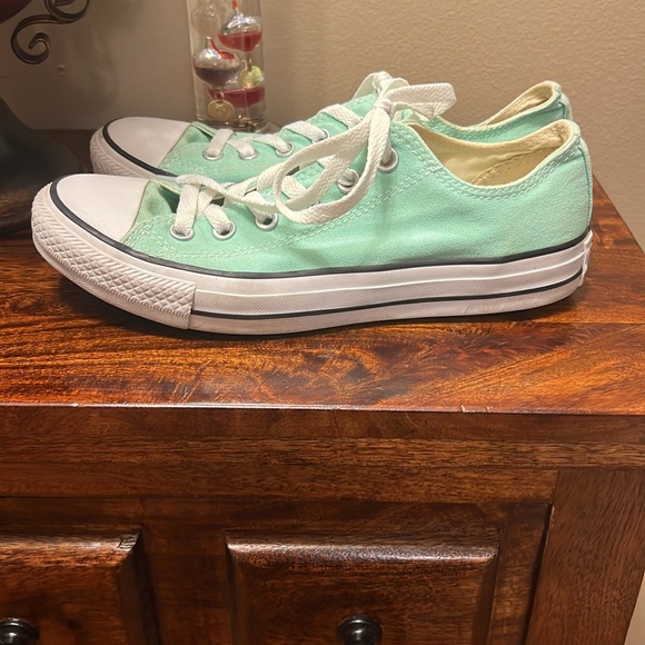 Converse Chuck All Star Tennis Shoes in Mint, Size 6, EUC - Picture 6 of 13
